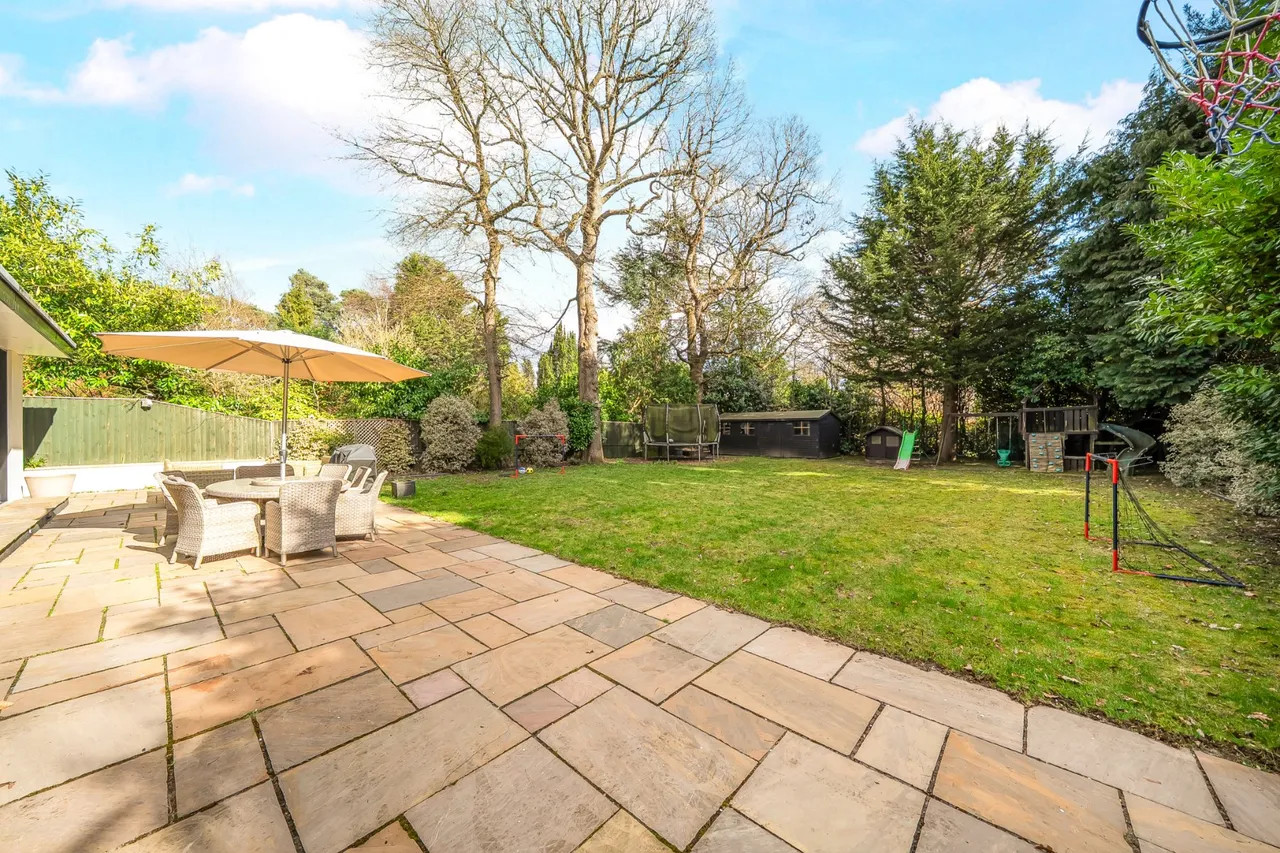 Blackdown Avenue, Pyrford, GU22, photo 4