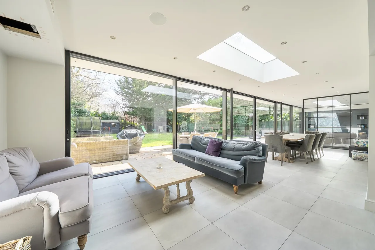 Blackdown Avenue, Pyrford, GU22, photo 5