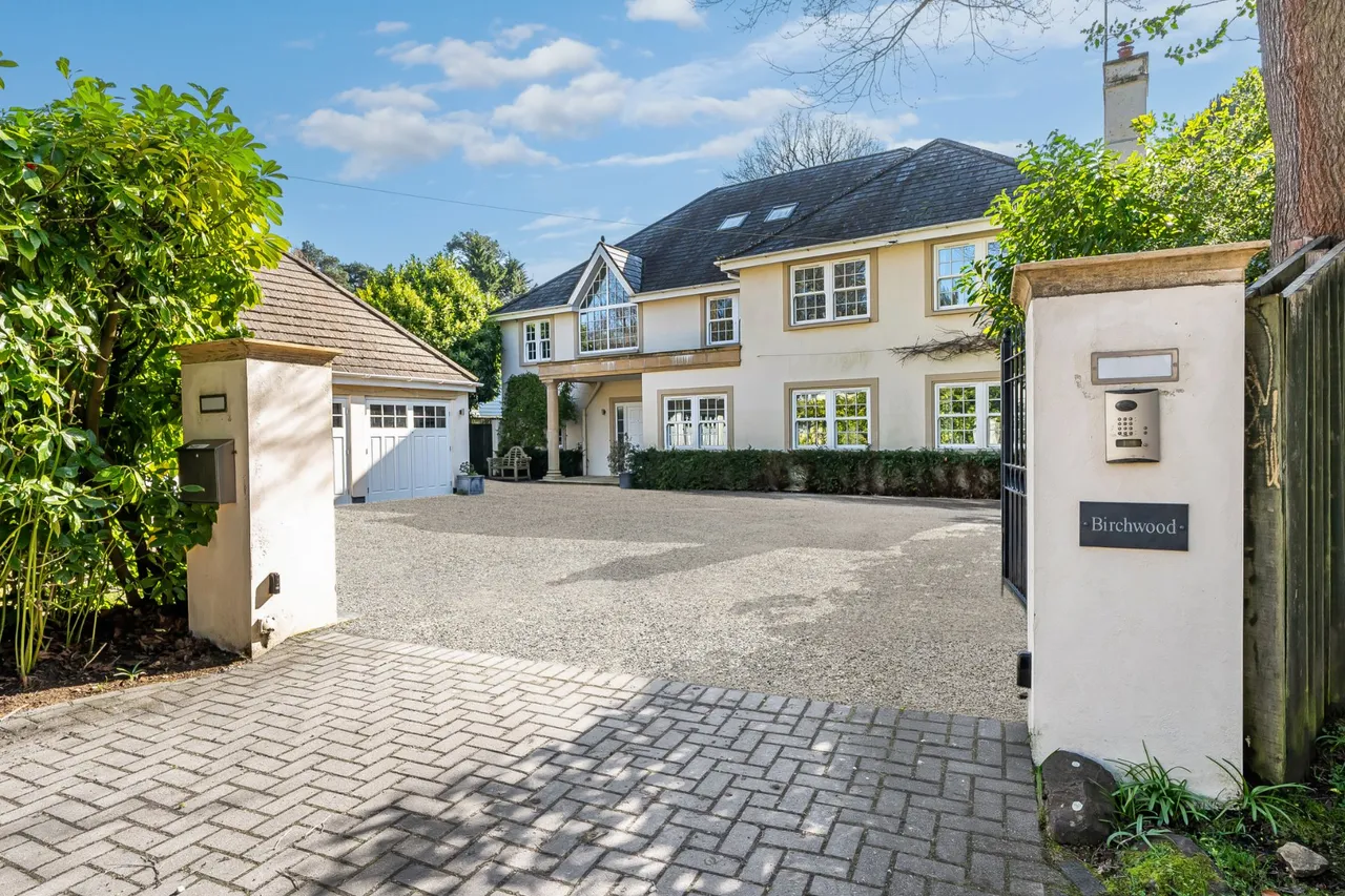 6 bed house for sale, Blackdown Avenue, Pyrford, GU22
