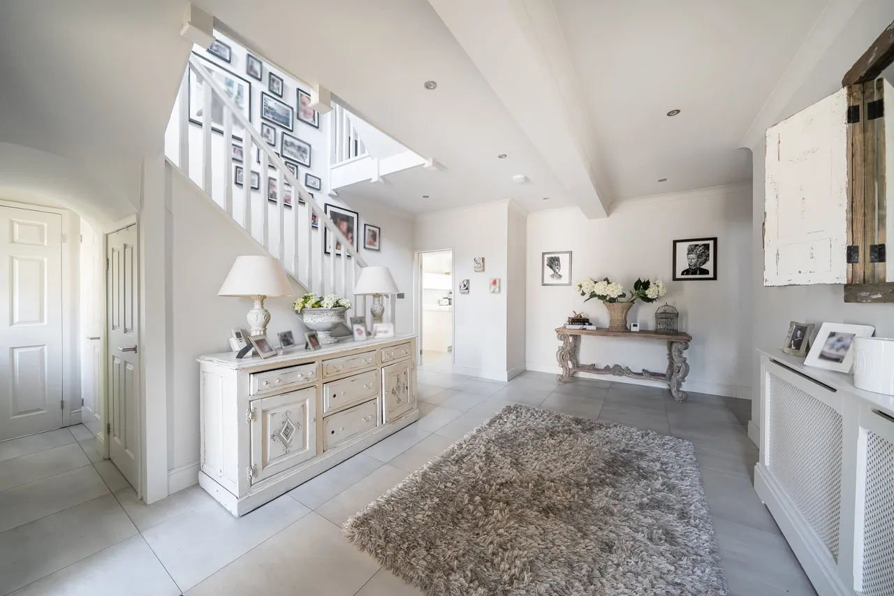 Blackdown Avenue, Pyrford, GU22, photo 16