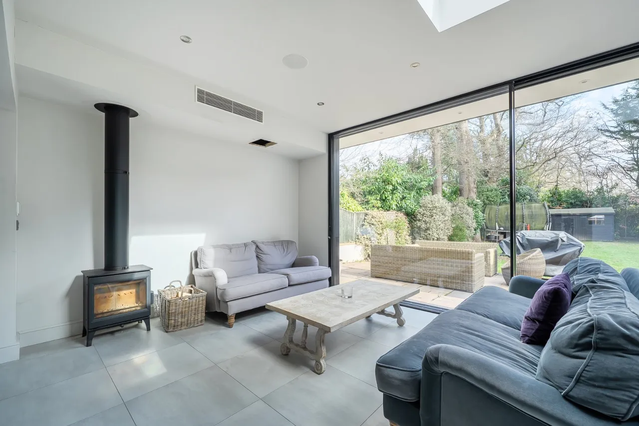 Blackdown Avenue, Pyrford, GU22, photo 11