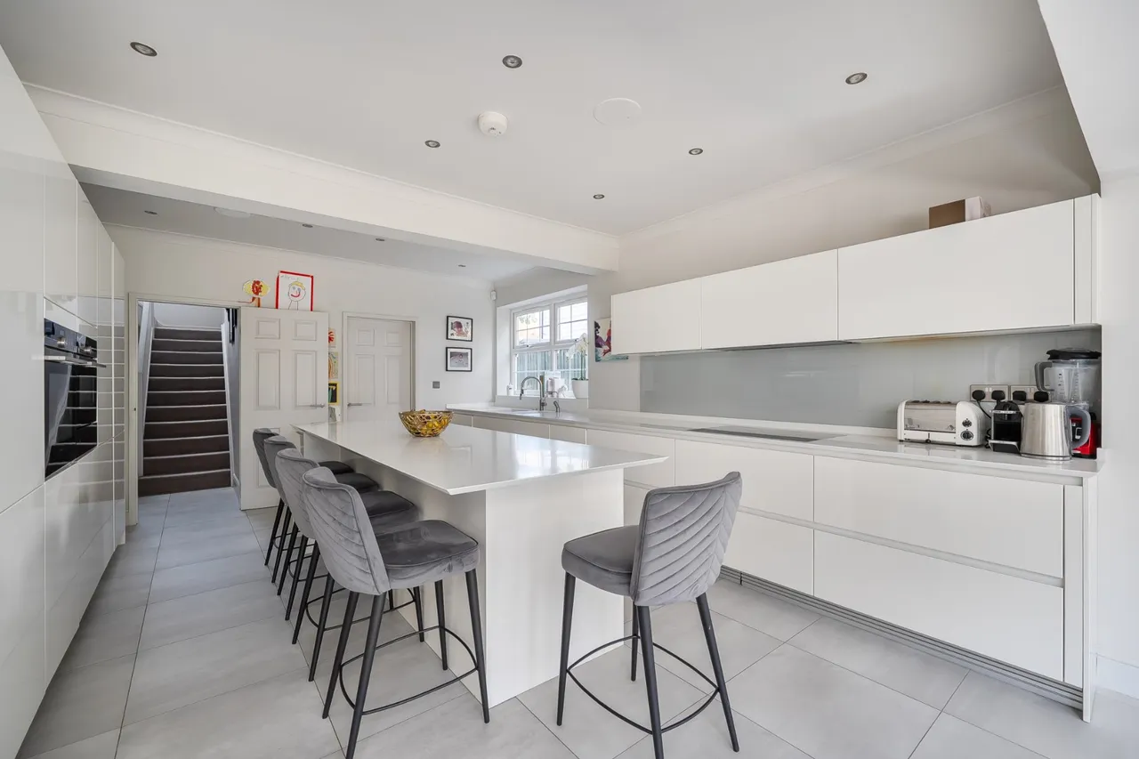 Blackdown Avenue, Pyrford, GU22, photo 6