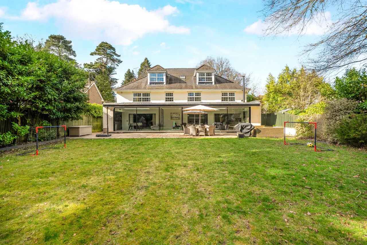 Blackdown Avenue, Pyrford, GU22, photo 28