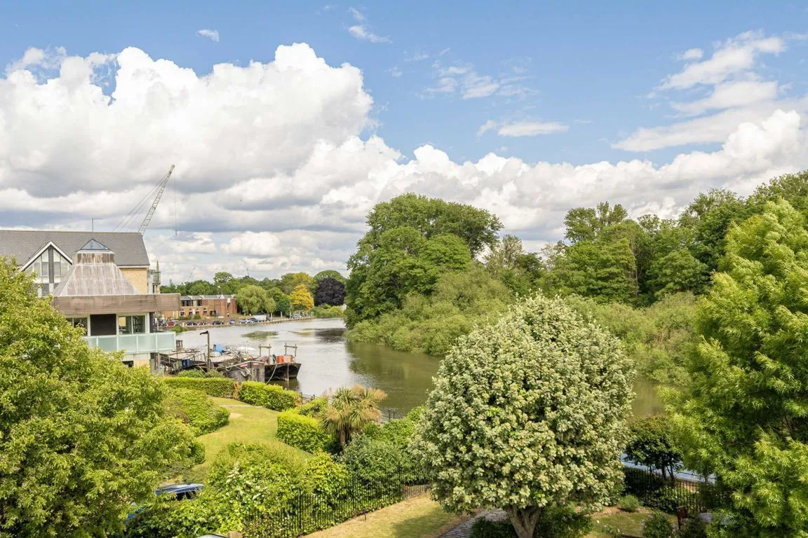 2 bed property for sale, Lower Square, TW7