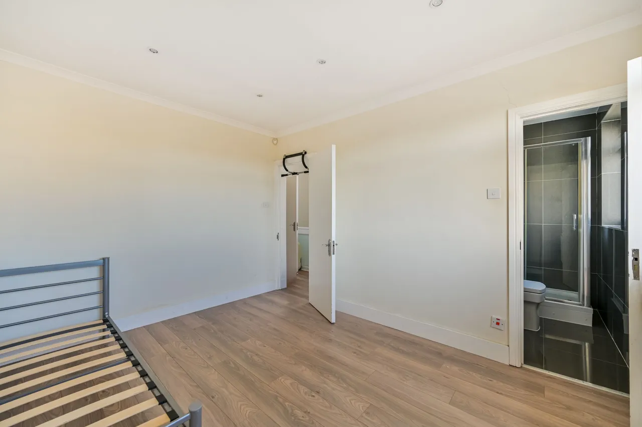13 Windsor Avenue, New Malden, photo 11