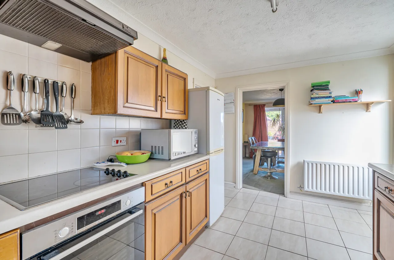 Locks Road, Locks Heath, SO31, photo 5
