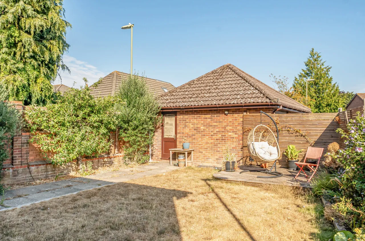 Locks Road, Locks Heath, SO31, photo 15