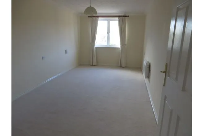 Station Road, Addlestone, KT15, photo 7