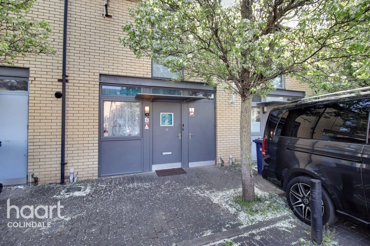 2 bed house for sale, Holbeach Close, NW9