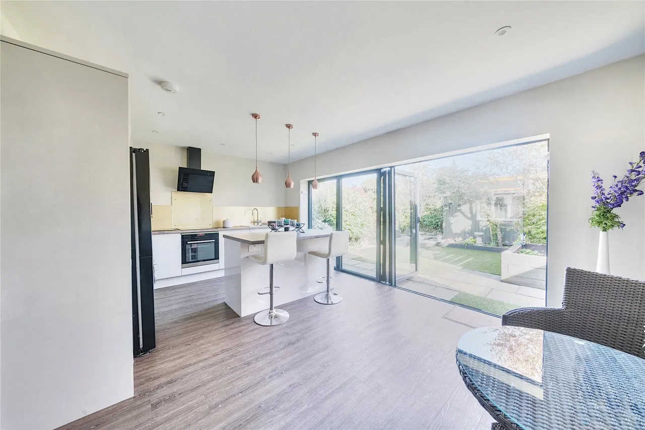Dudley Close, Addlestone, KT15, photo 4