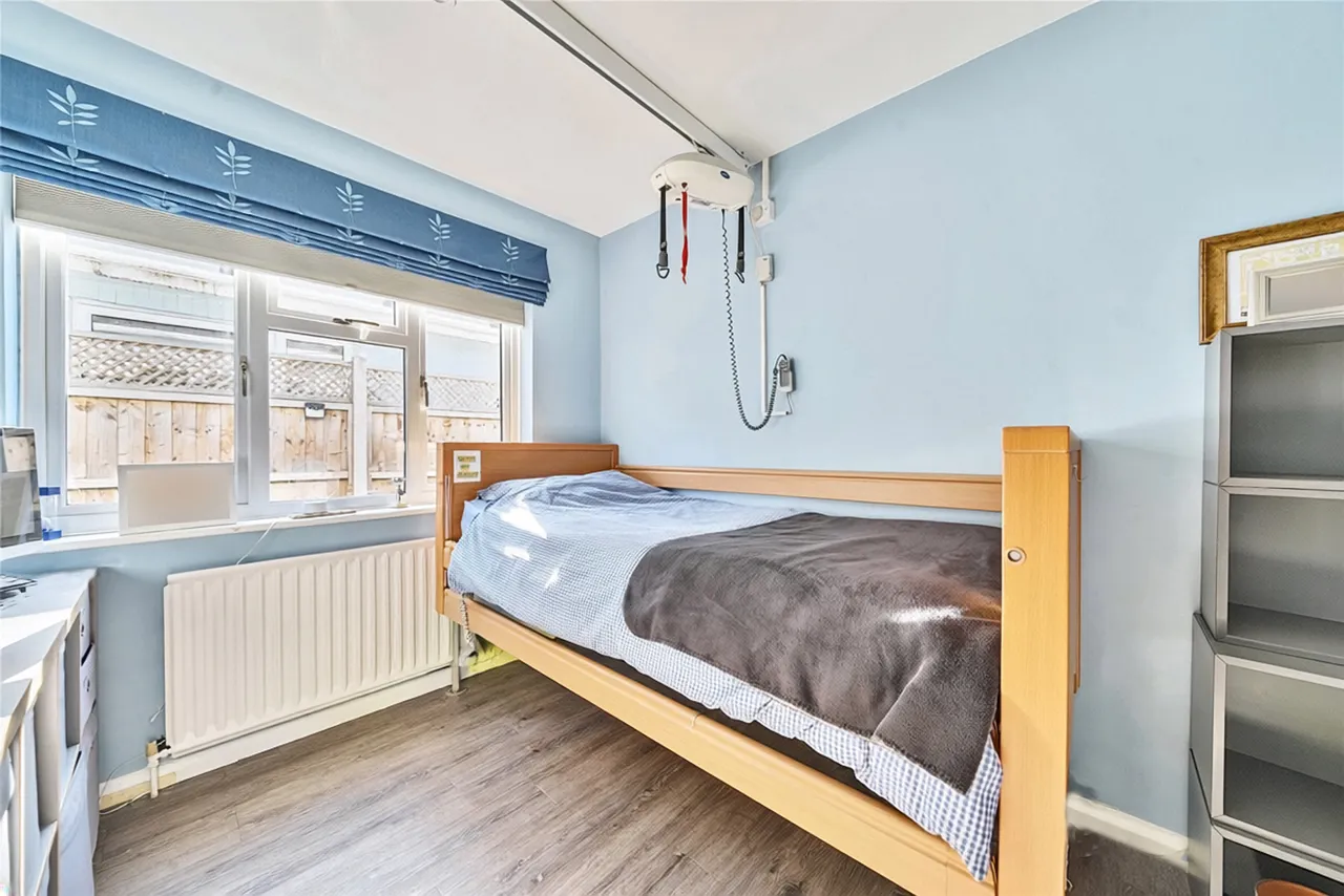 Dudley Close, Addlestone, KT15, photo 9