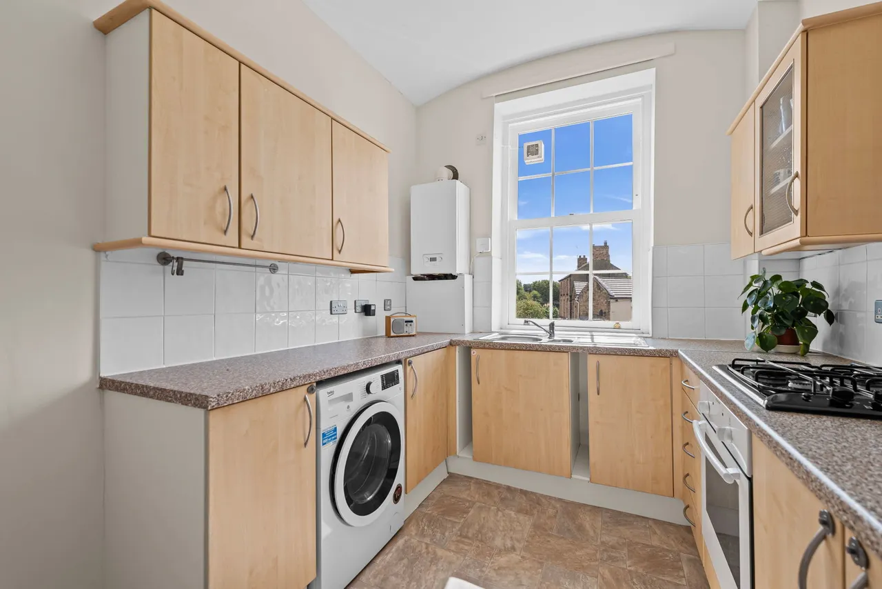Fitzwilliam Street, Elsecar, S74, photo 3