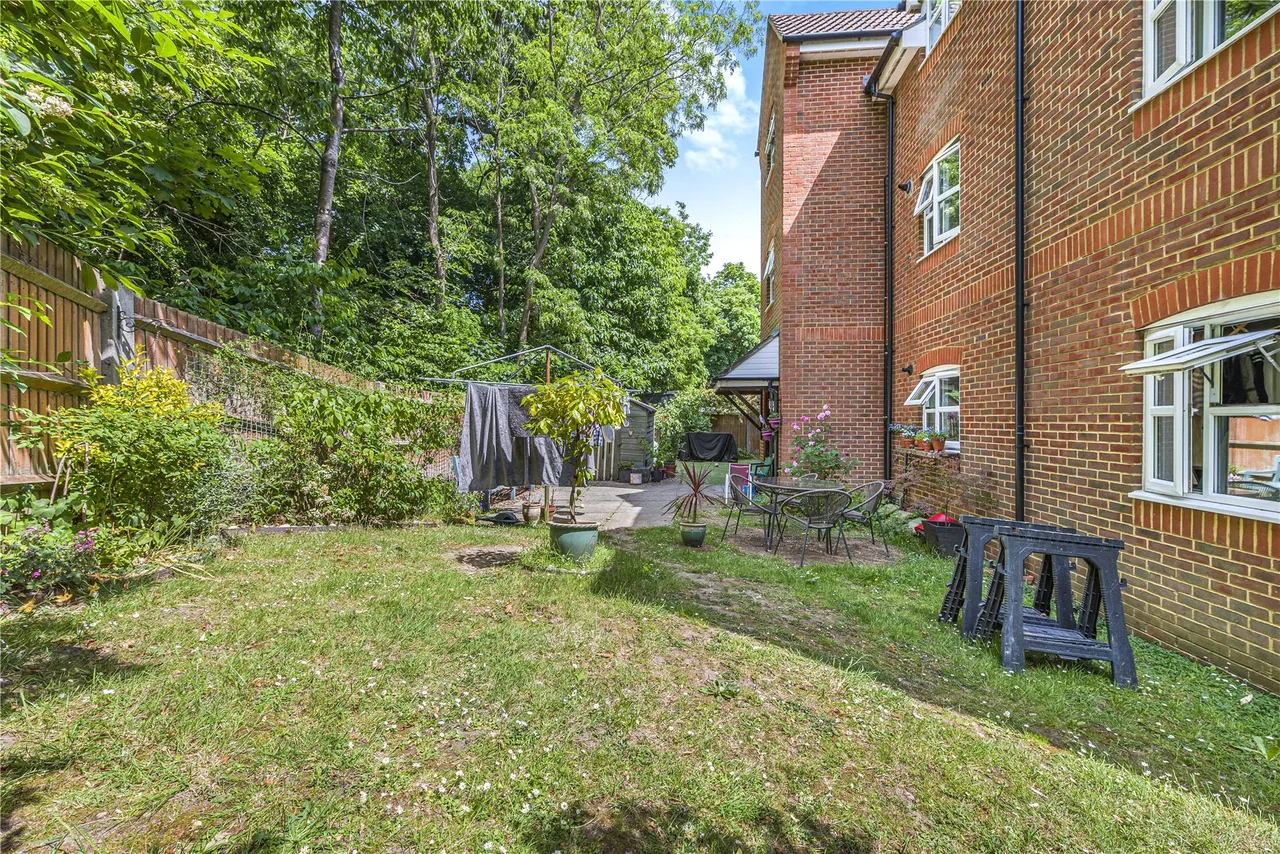 Hanger Court, Knaphill, GU21, photo 7