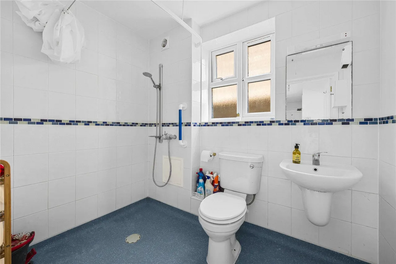 Hanger Court, Knaphill, GU21, photo 6