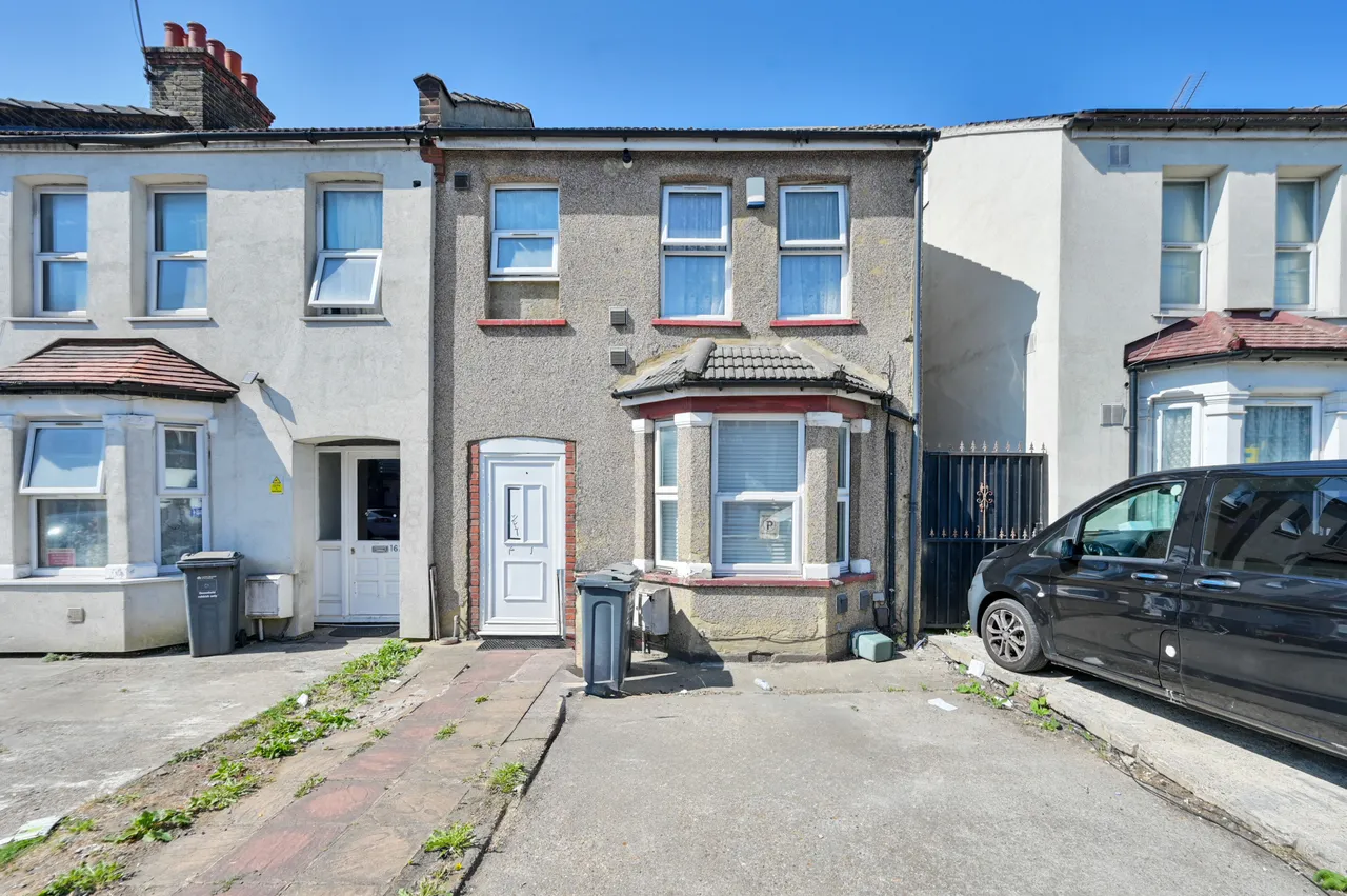 4 bed house for sale — 164 Kingsley Road, Hounslow