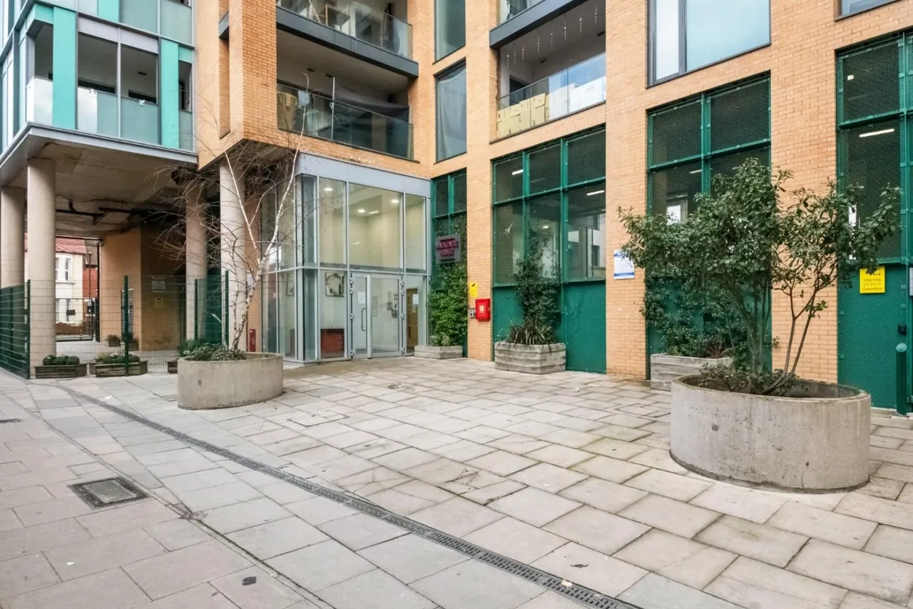 School Passage, Southall, UB1, photo 15