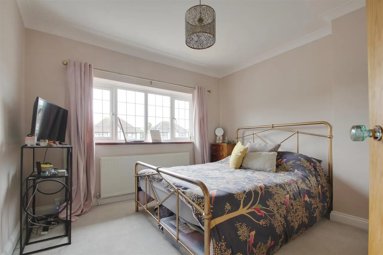Cissbury Avenue, Worthing, photo 6