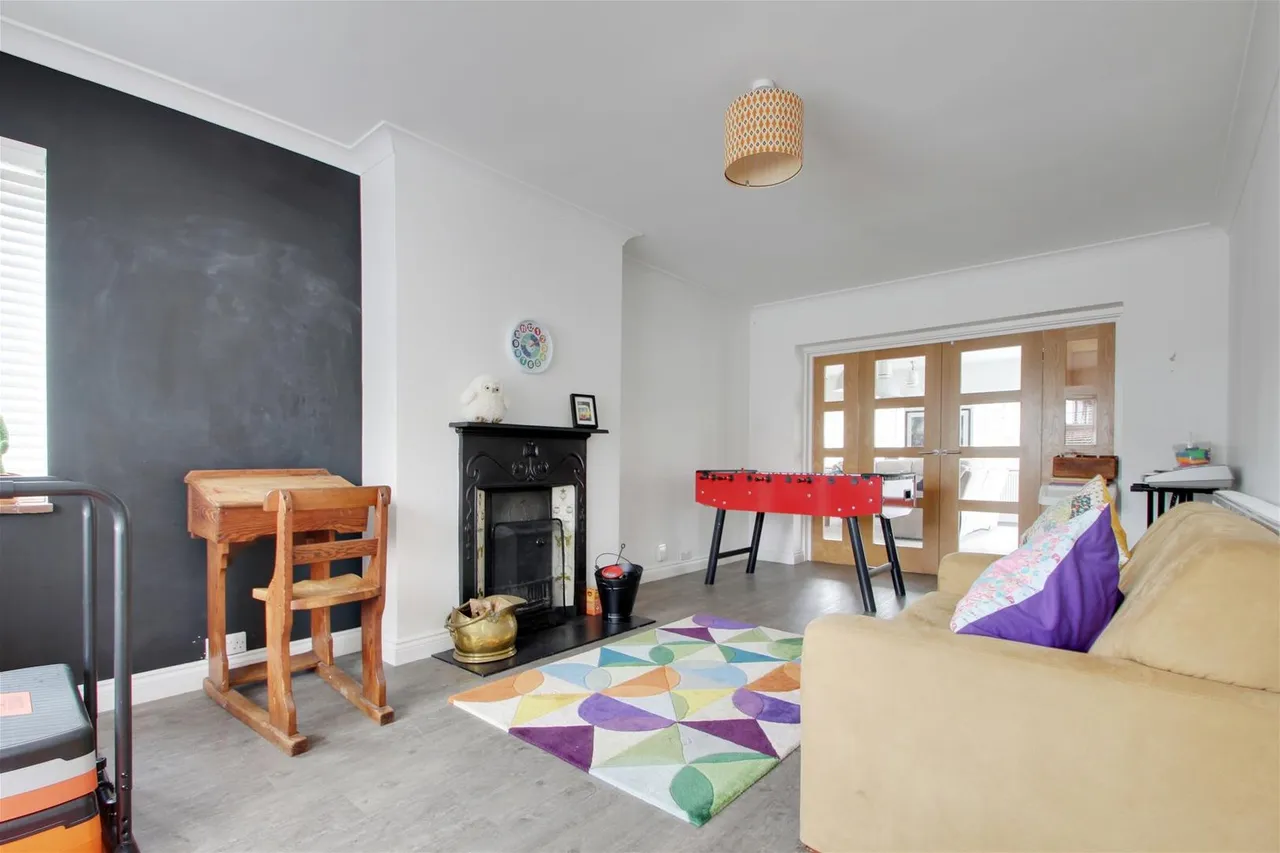 Cissbury Avenue, Worthing, photo 5