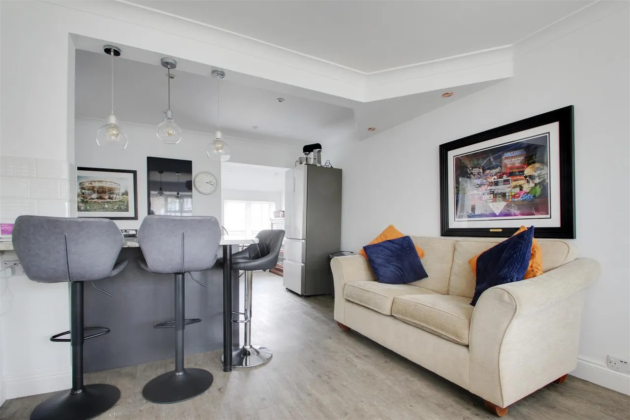 Cissbury Avenue, Worthing, photo 17