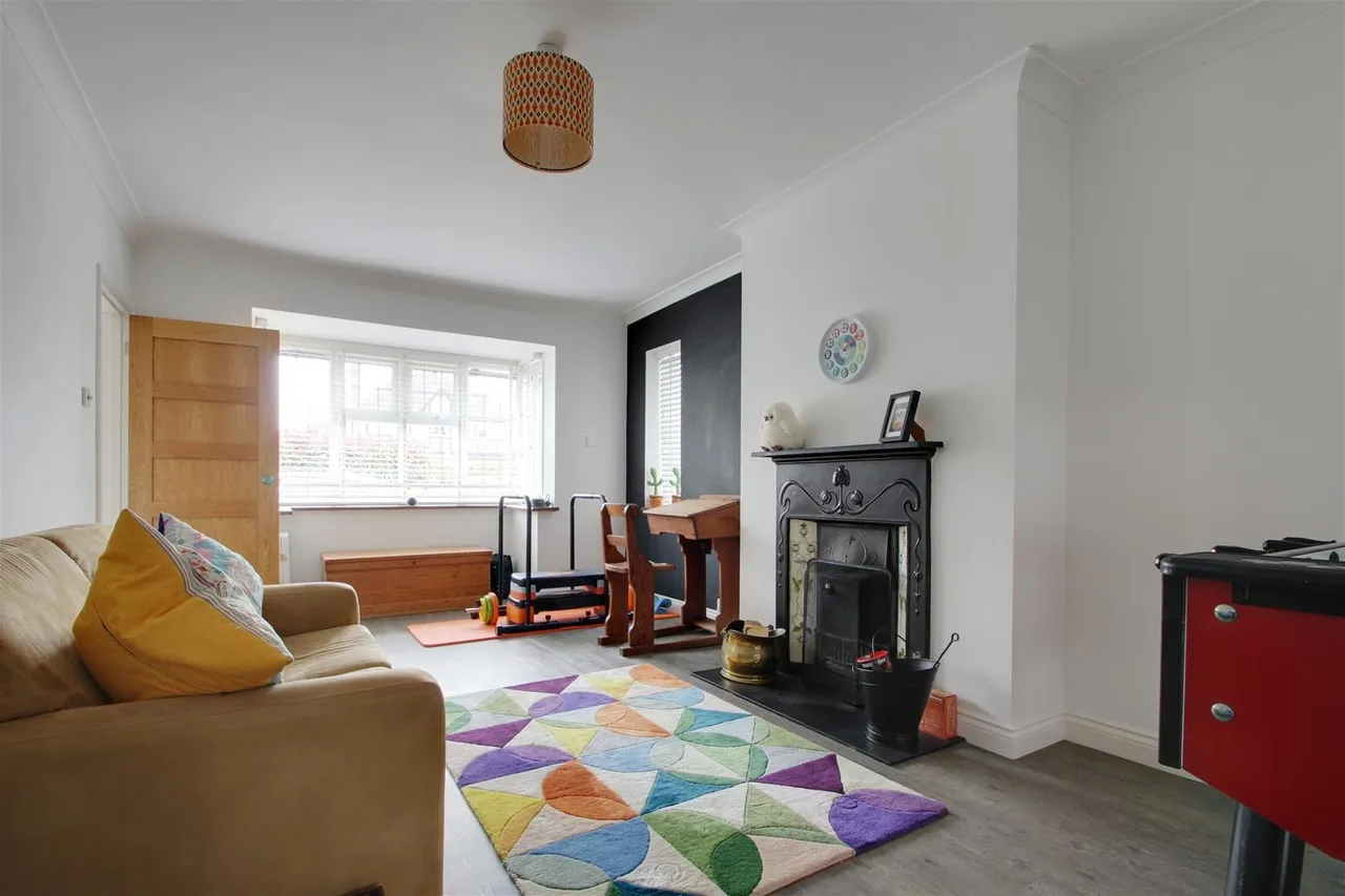 Cissbury Avenue, Worthing, photo 18