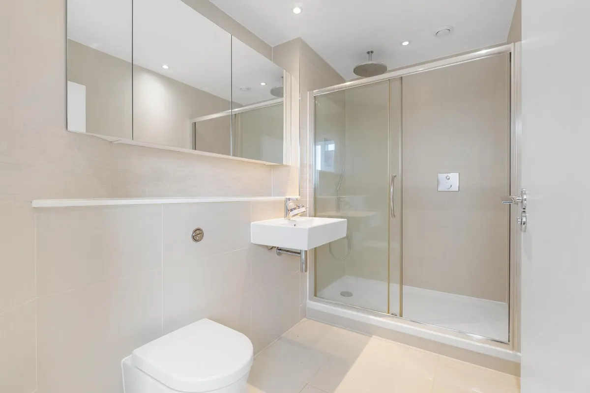 Pump House Crescent, Brentford, TW8, photo 6