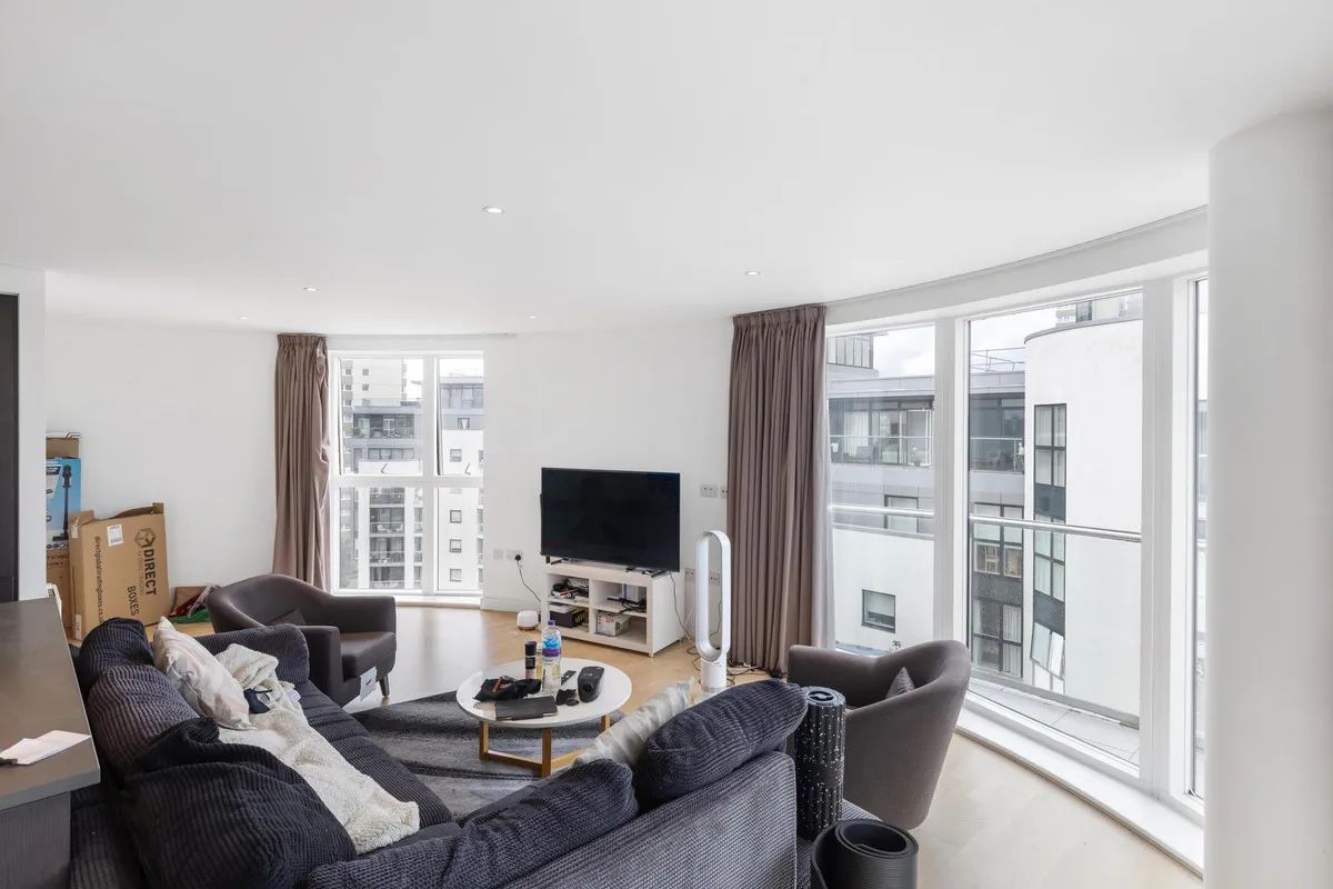 Pump House Crescent, Brentford, TW8, photo 9