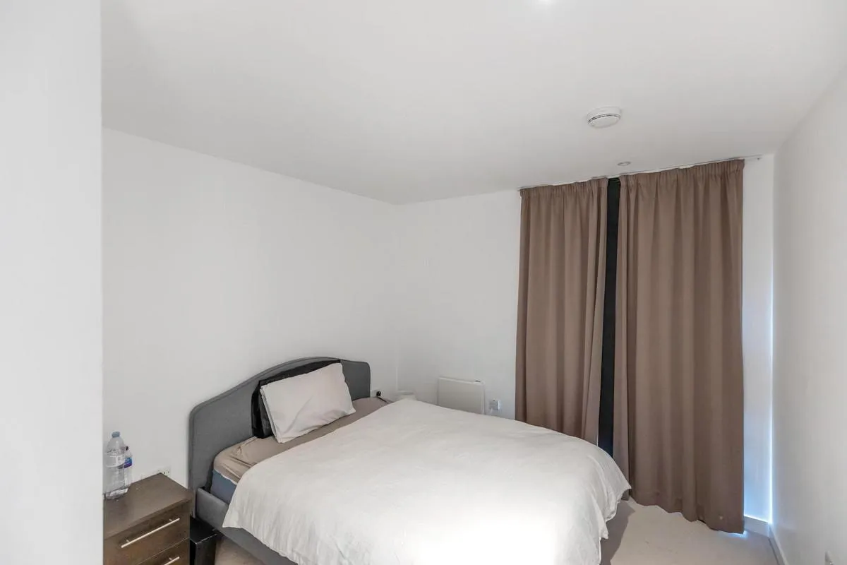 Pump House Crescent, Brentford, TW8, photo 13