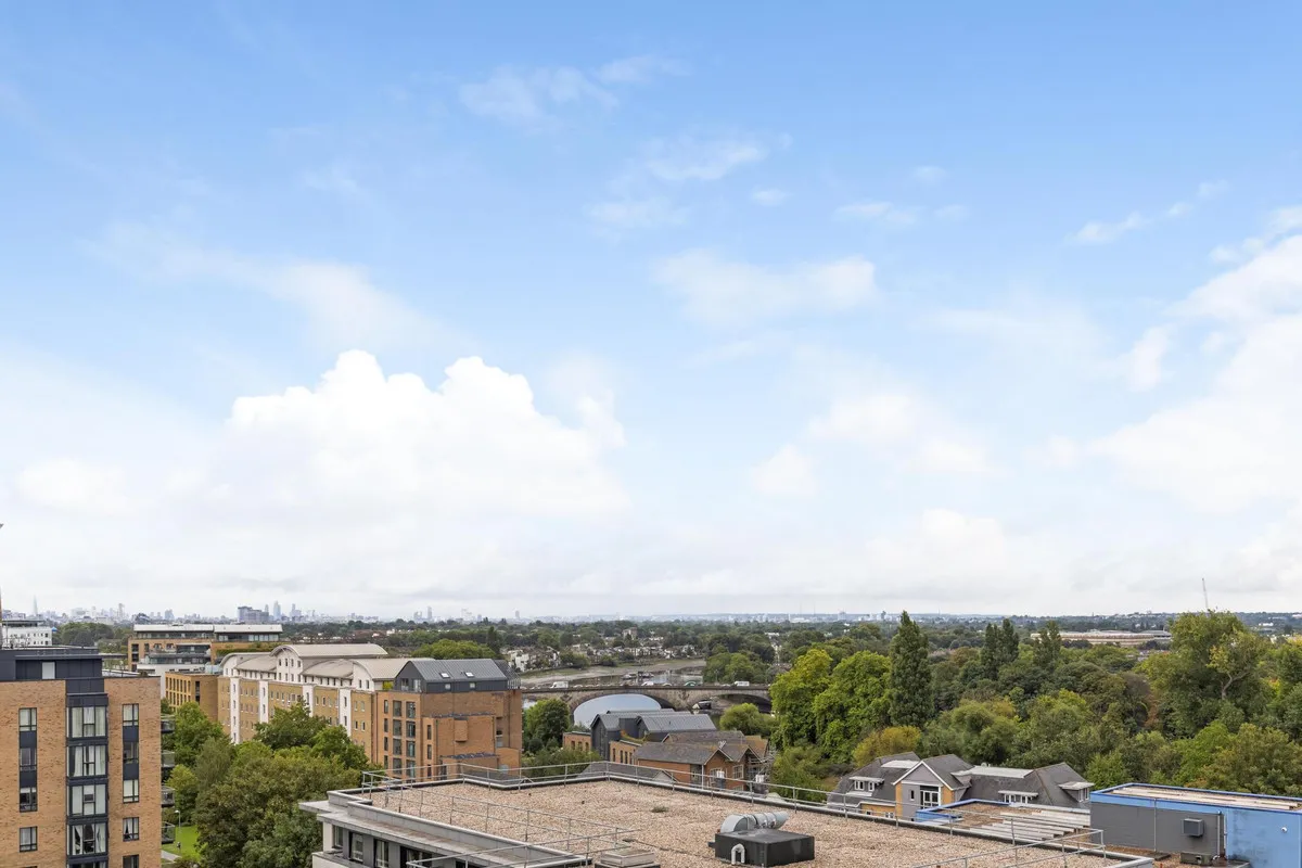 Pump House Crescent, Brentford, TW8, photo 5