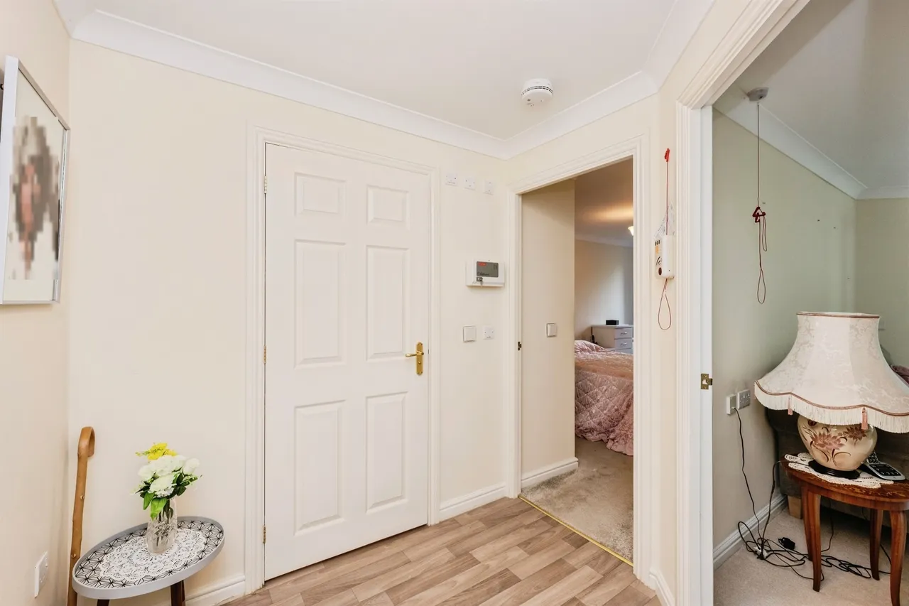 Alexandra Road, Swansea, SA4, photo 12