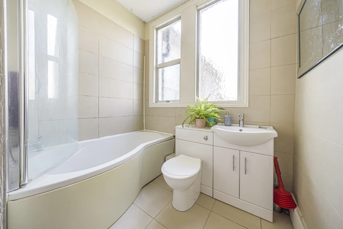 Larkhall Rise, Clapham Common, SW4, photo 3