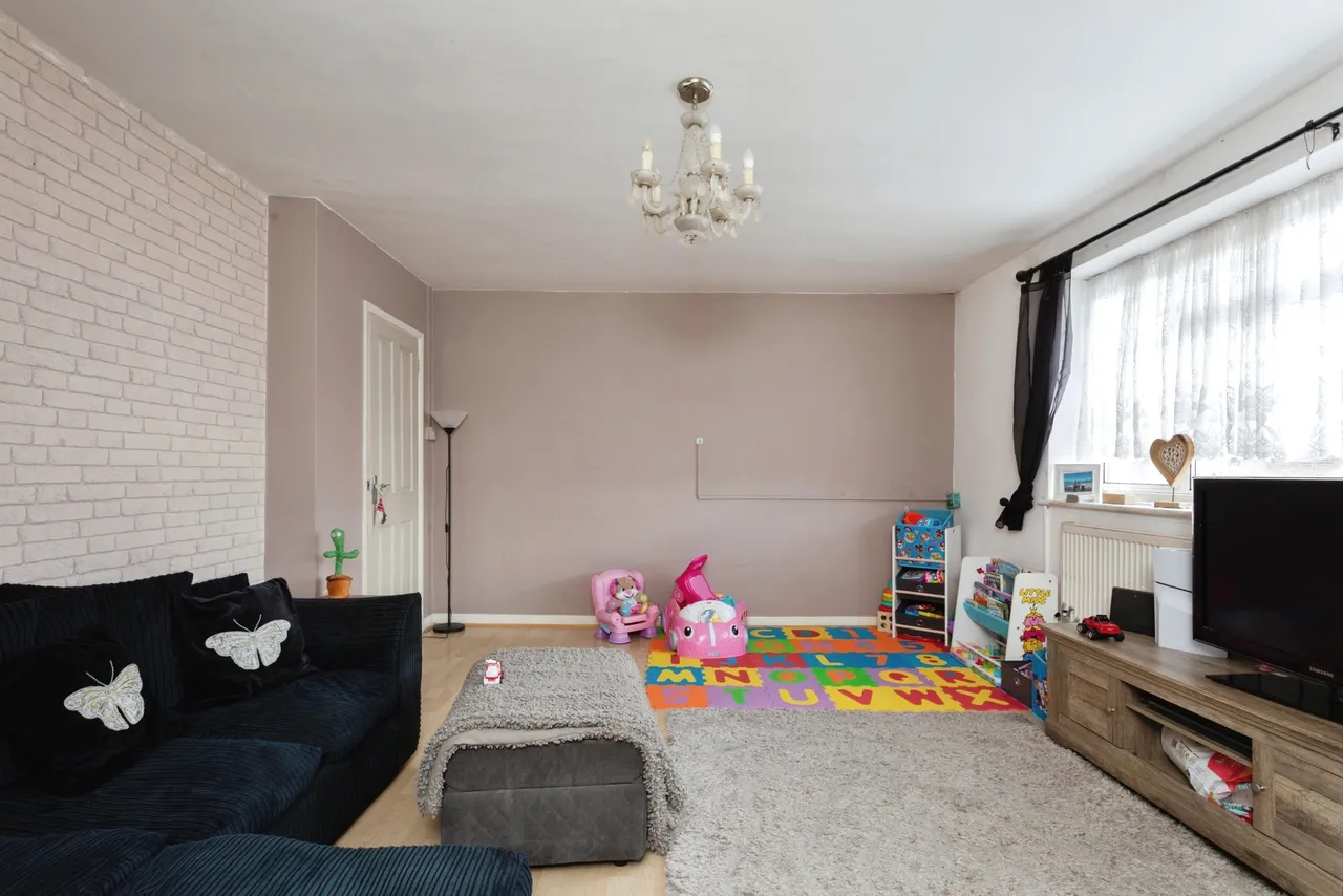 Stirling Close, Rainham, RM13, photo 8