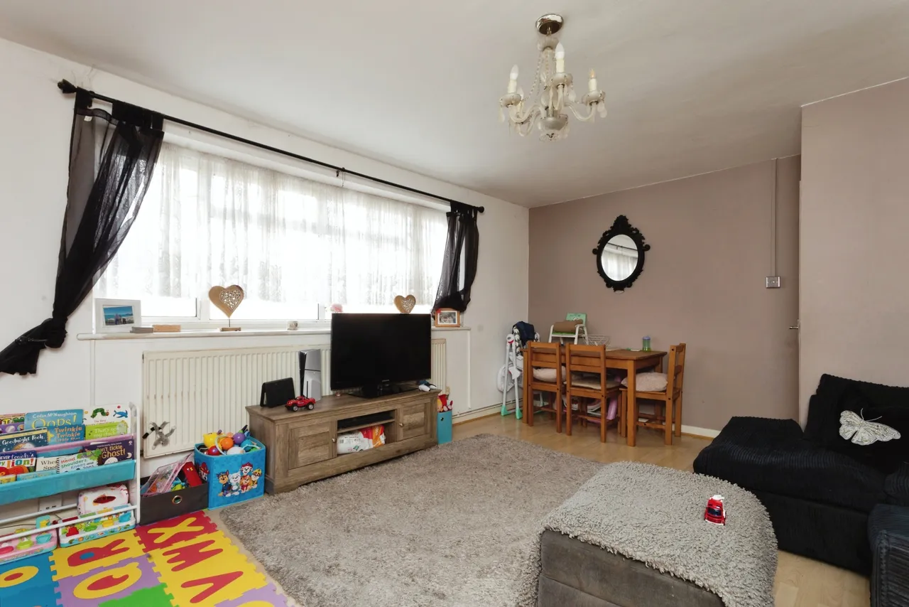 Stirling Close, Rainham, RM13, photo 7