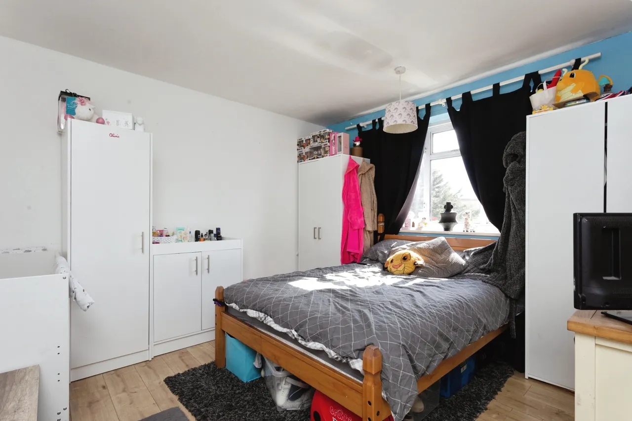 Stirling Close, Rainham, RM13, photo 13