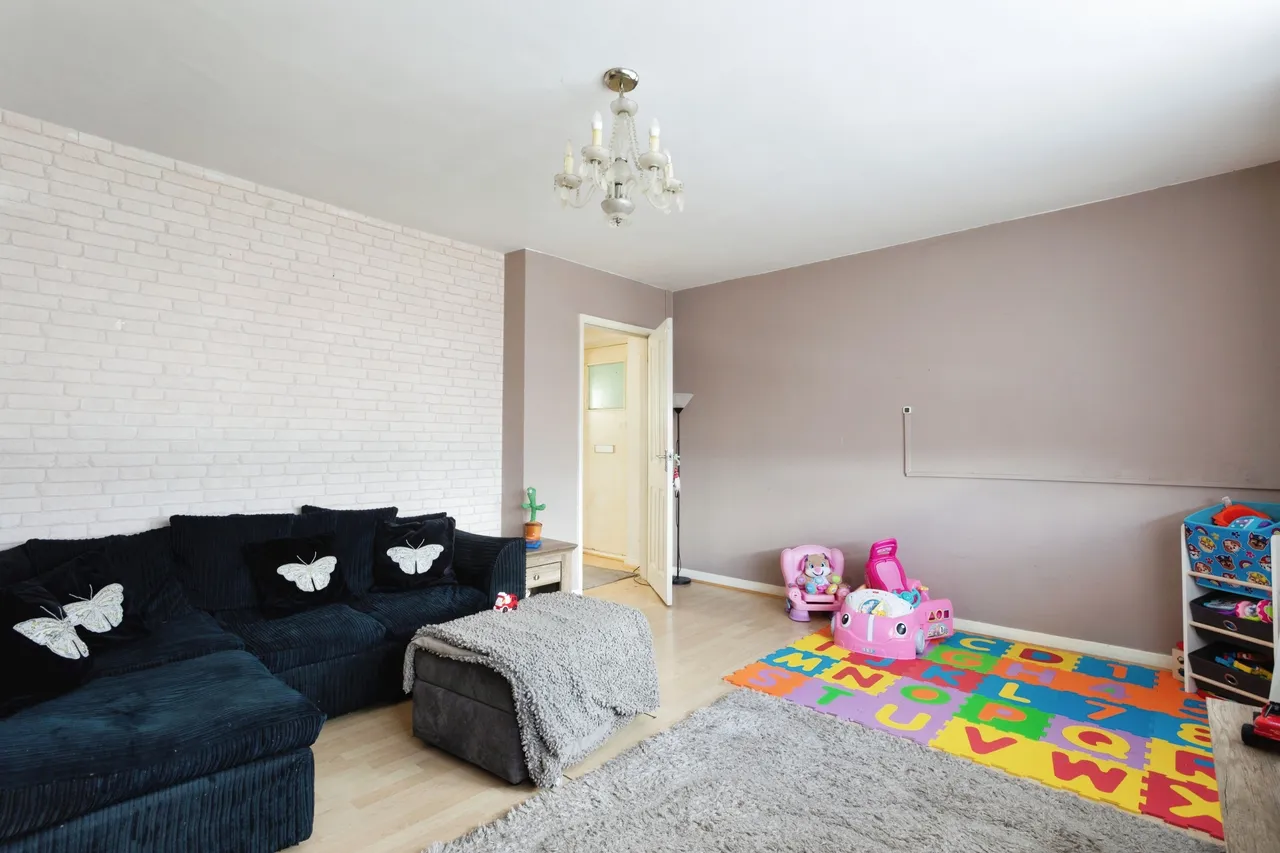 Stirling Close, Rainham, RM13, photo 6