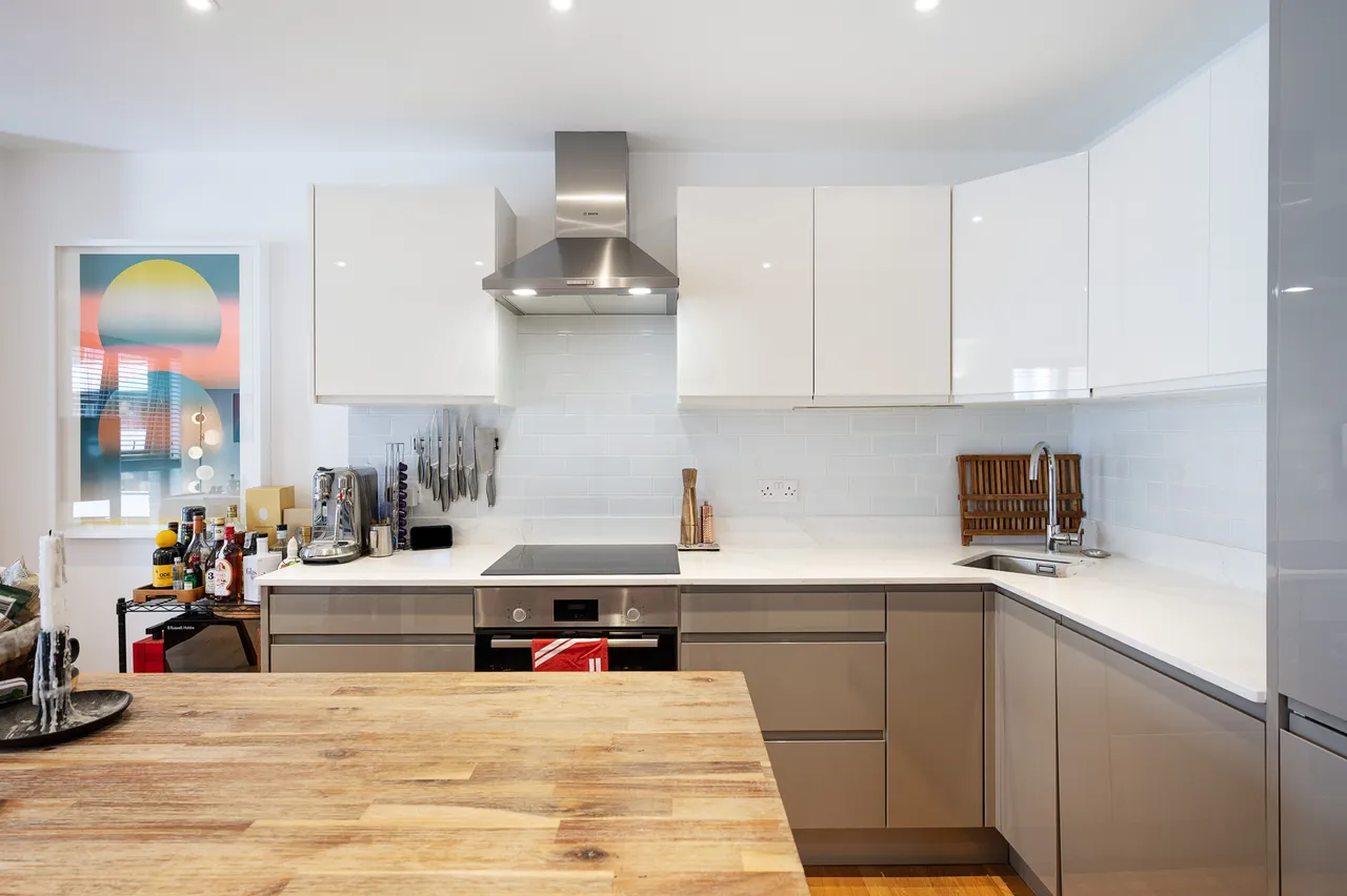 Flat 5, 19 Umberston Street, LONDON, photo 3