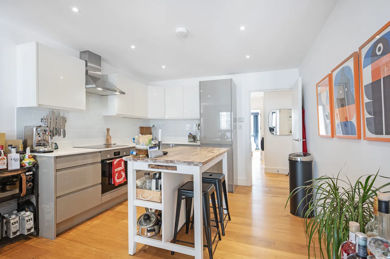 Flat 5, 19 Umberston Street, LONDON, photo 10