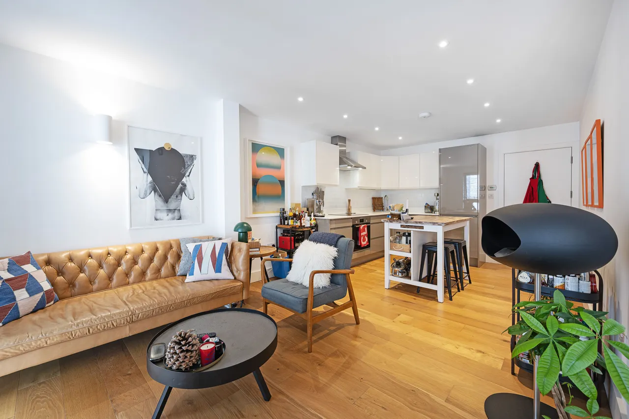Flat 5, 19 Umberston Street, LONDON, photo 9