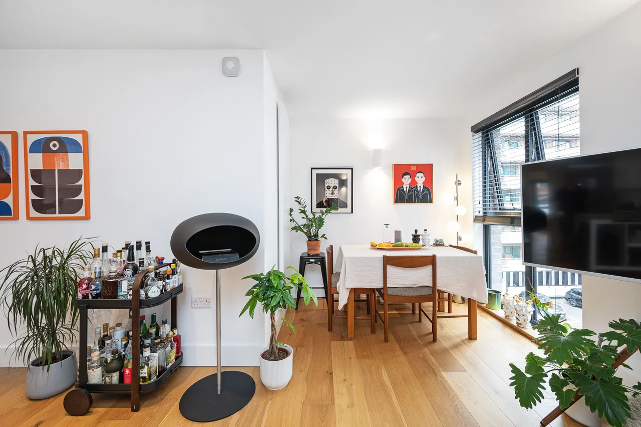 Flat 5, 19 Umberston Street, LONDON, photo 8