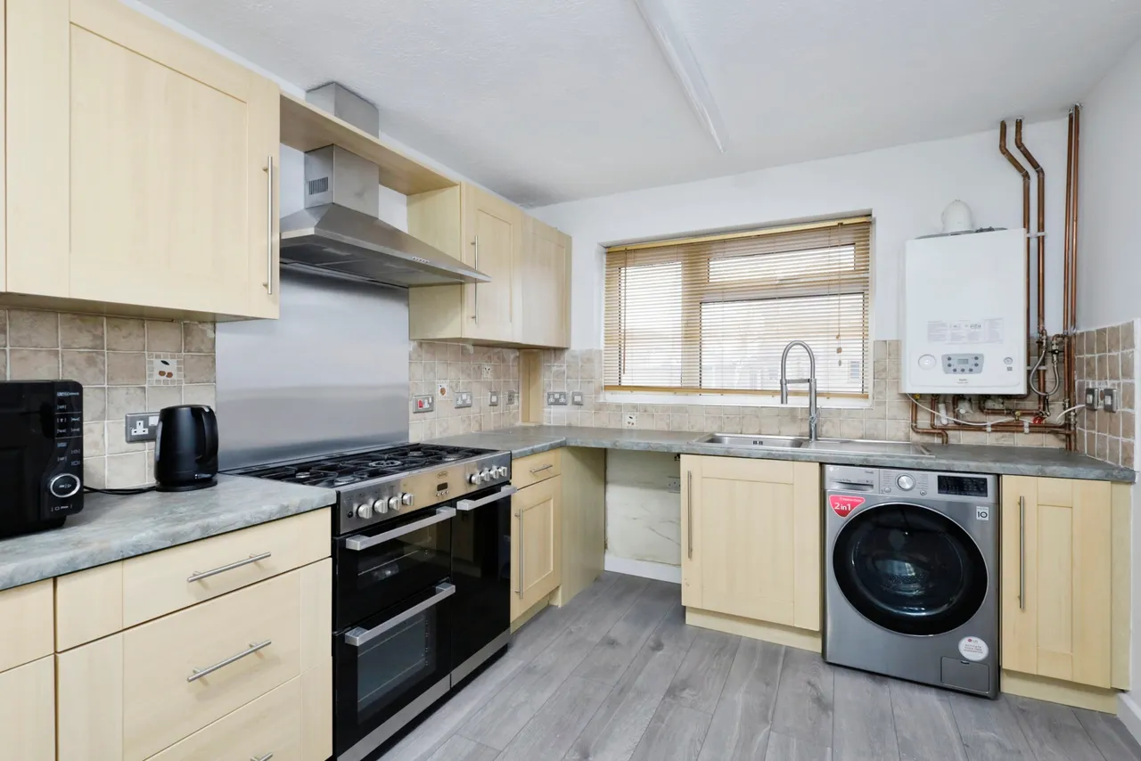 3 bed house for sale, Rotherfield Avenue, Eastbourne, BN23