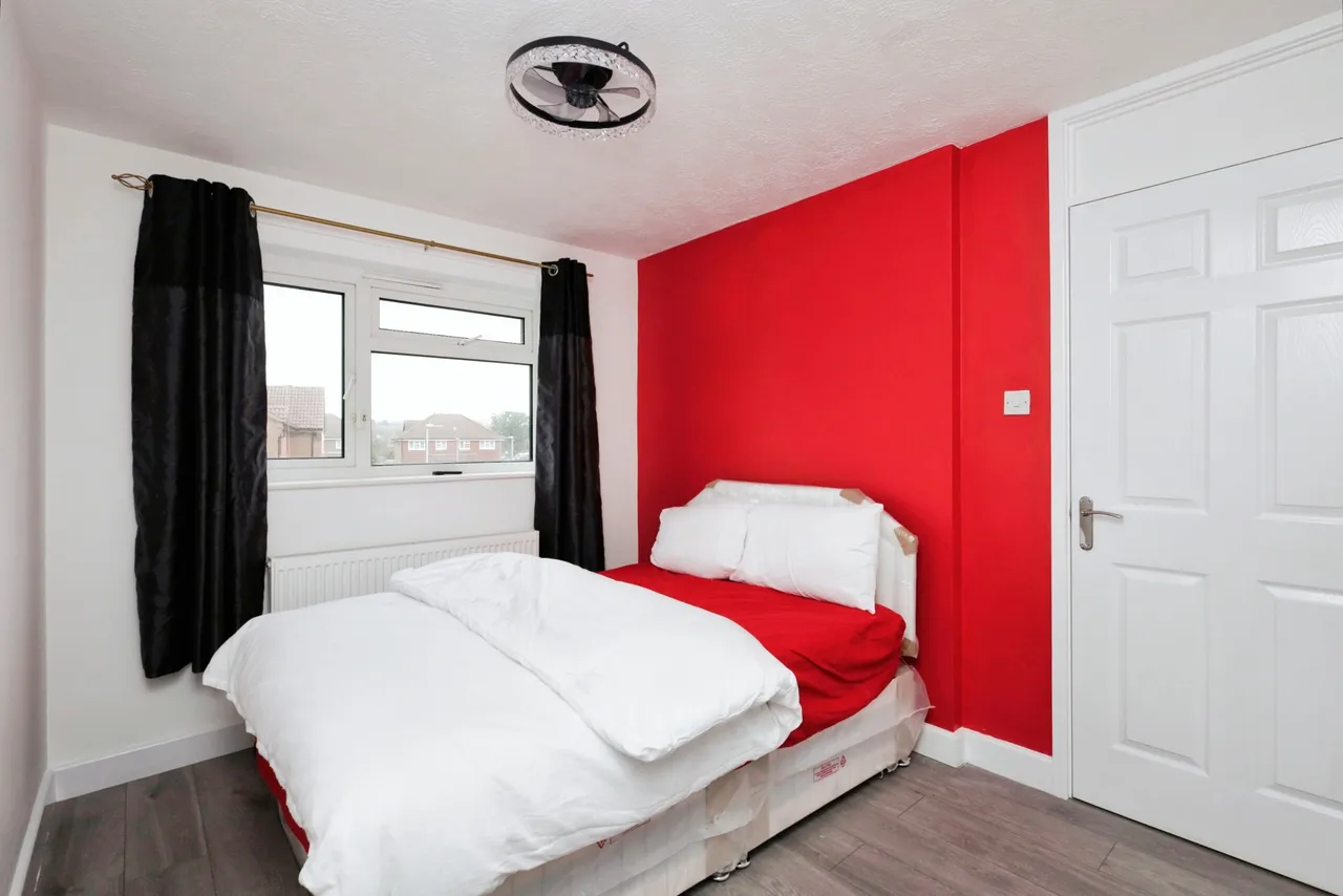 Rotherfield Avenue, Eastbourne, BN23, photo 4
