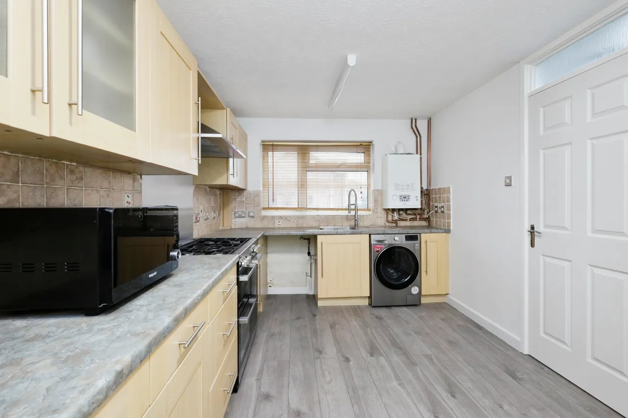Rotherfield Avenue, Eastbourne, BN23, photo 2