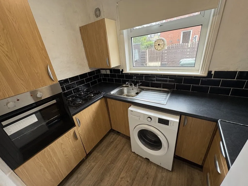 Industrial Avenue Birstall, Batley WF17 9JP, photo 3