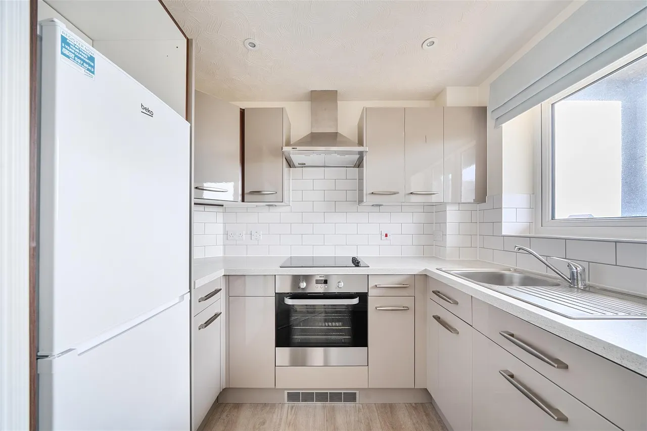 Rowe Avenue, Peacehaven, BN10, photo 6