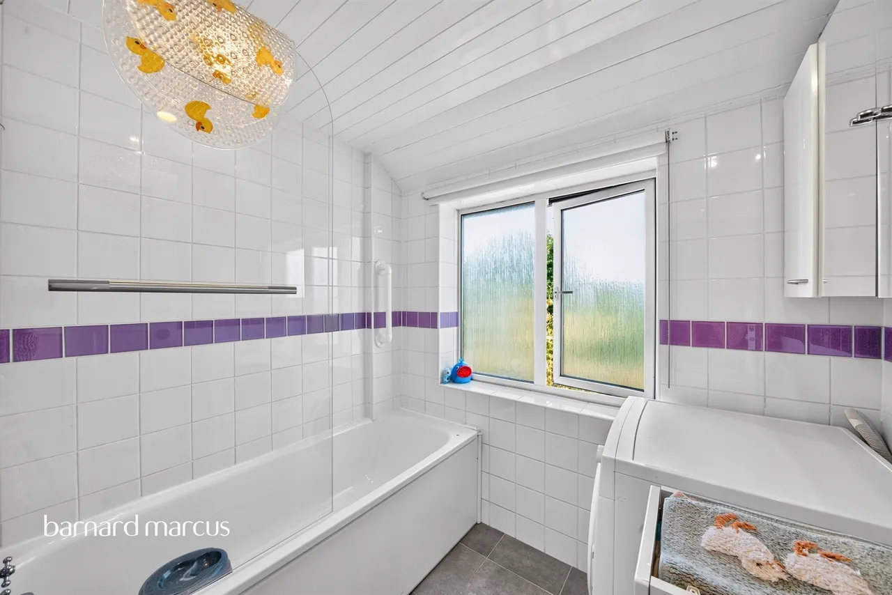 Ridgeview Road, London, photo 8
