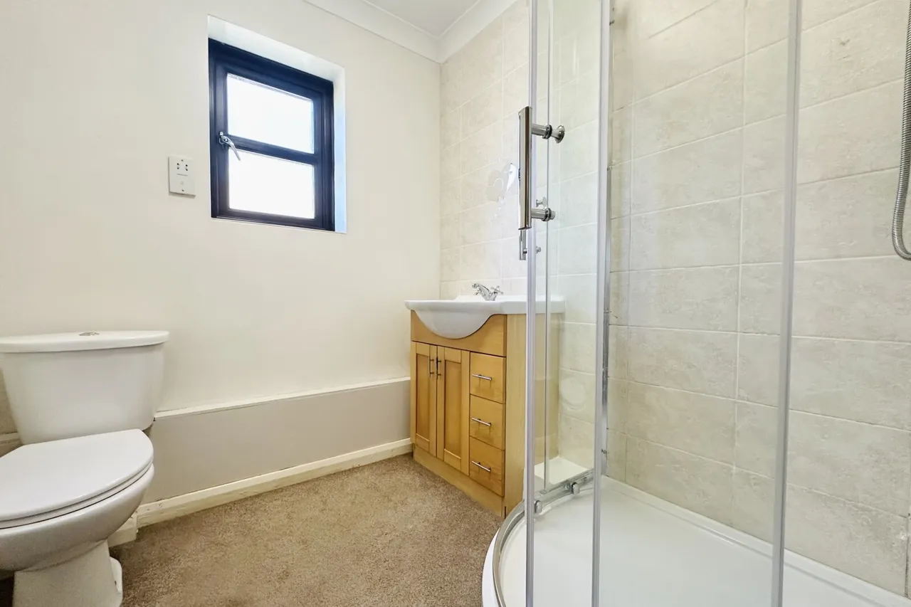 Clarence Road, Fleet, Hampshire, GU51 3XS, photo 5