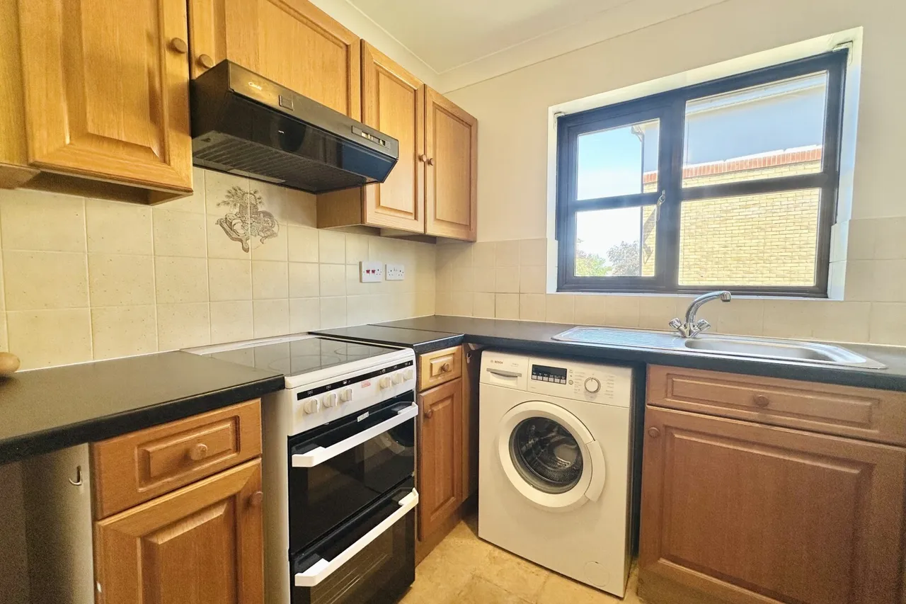 Clarence Road, Fleet, Hampshire, GU51 3XS, photo 8