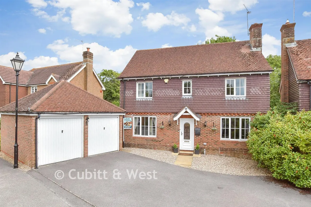4 bed house for sale, Turnpike Way, Ashington, RH20