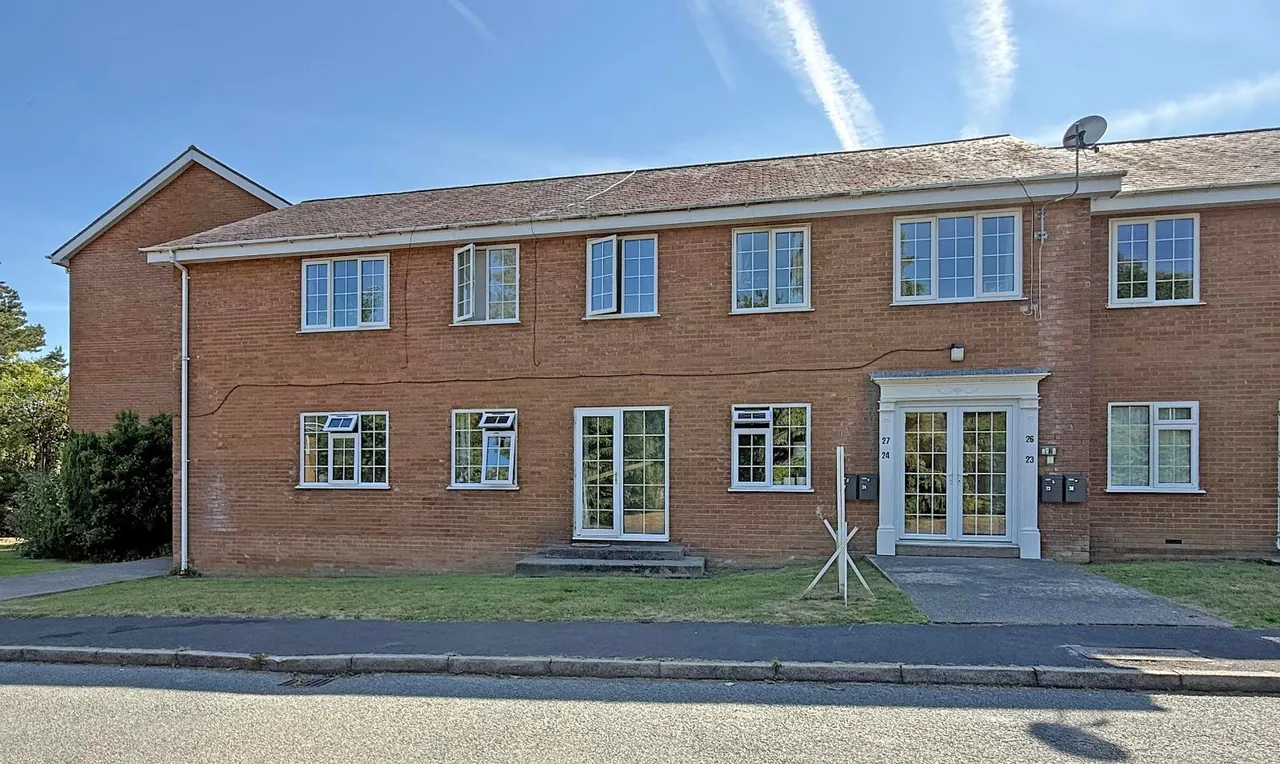 3 bed flat for sale, Glantraeth, Bangor, LL57