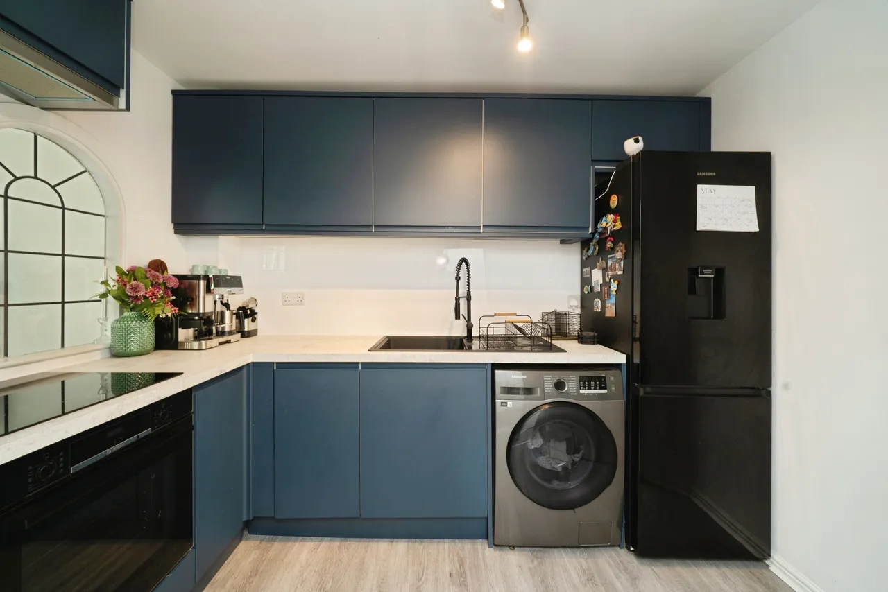Staines Road West, Sunbury-On-Thames, TW16, photo 6