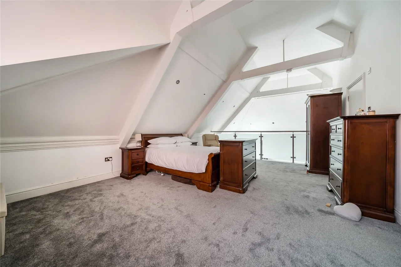 Tweedy Road, Bromley, BR1, photo 15
